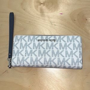 Authentic Michael Kors Wristlet